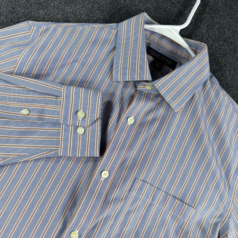 Banana‎ Republic Dress Shirt Mens M Medium Blue Striped Non-Iron Classic Fit LS